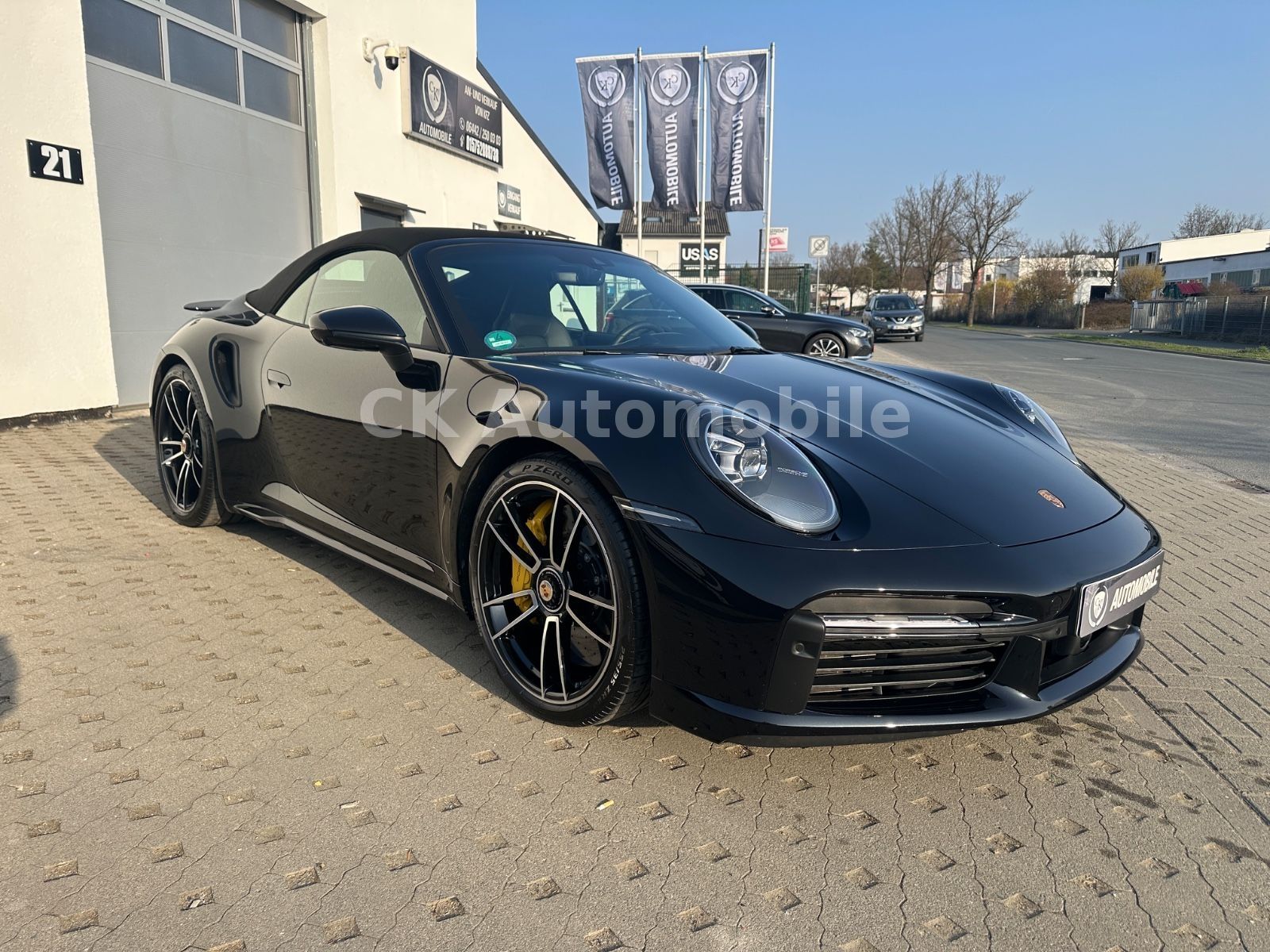 Fahrzeugabbildung Porsche 911 Turbo S Cabriolet Sport-Chrono/360°/ACC/LED