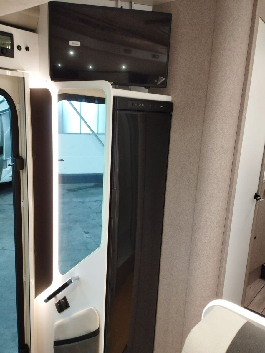 Fahrzeugabbildung Forster T F745 EB LTE,Solar,Markise,Lithium,Hubbett