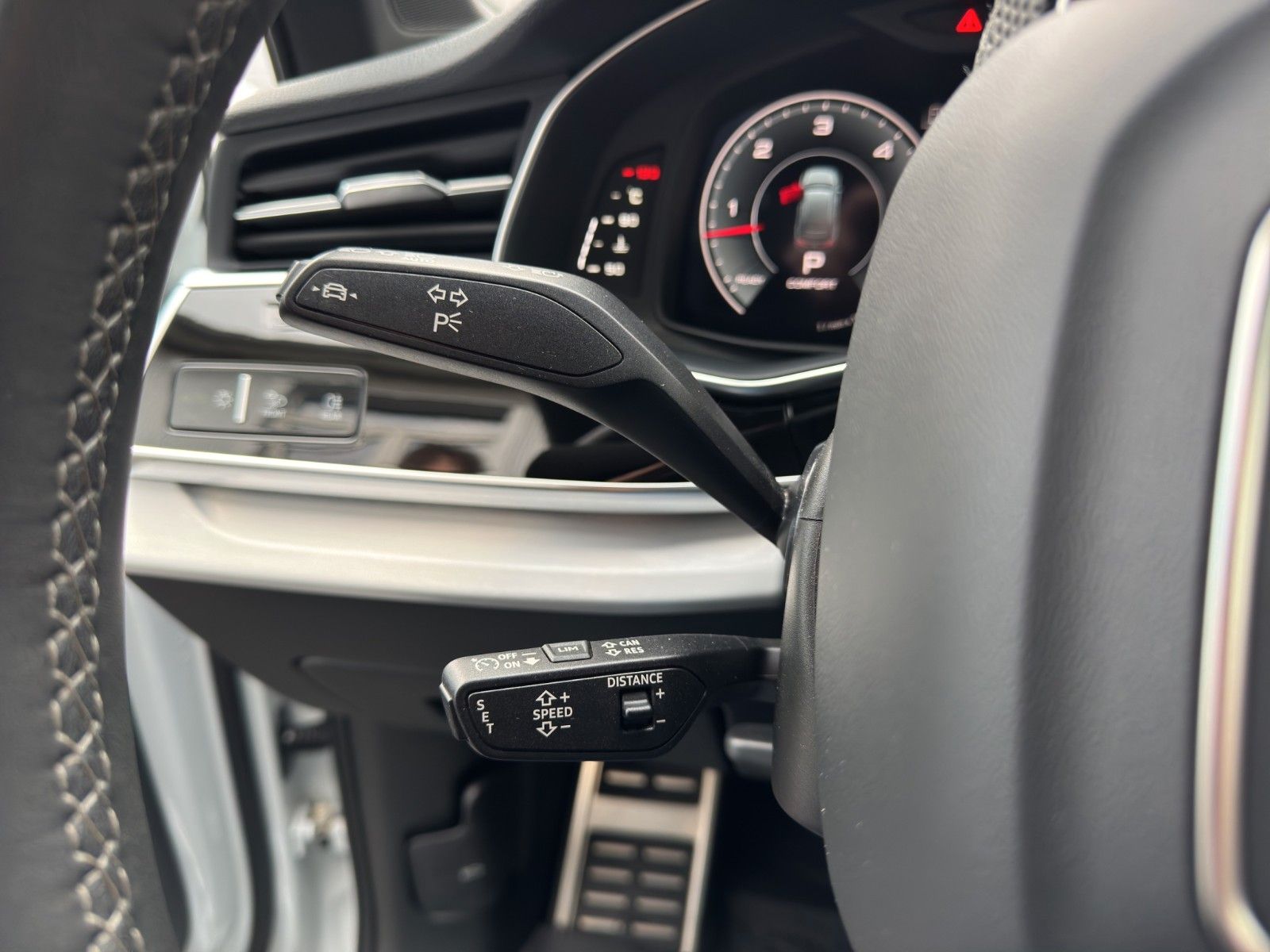 Fahrzeugabbildung Audi Q7 50 TDI SLINE SPORT BLACK HUD B&O LASER ALLRAD