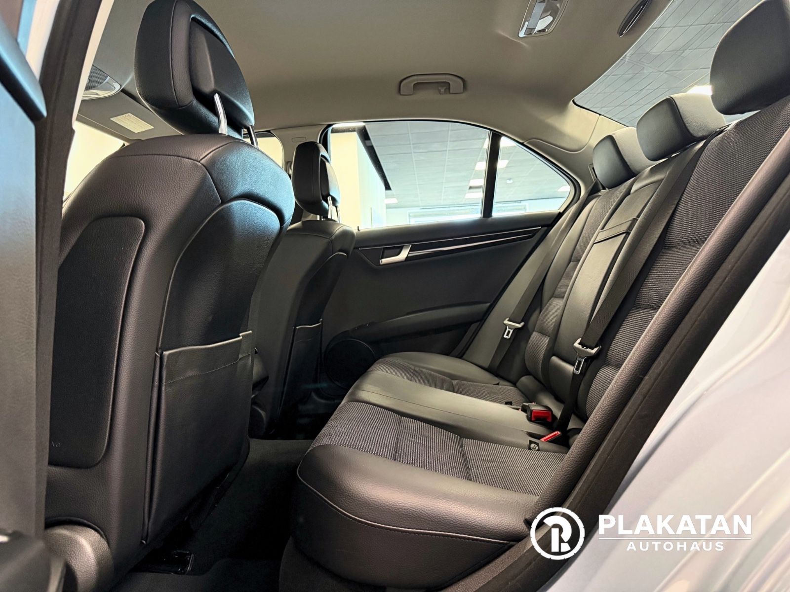 Fahrzeugabbildung Mercedes-Benz C 350 CDI Navi Tempomat Bi-Xenon MB-Service