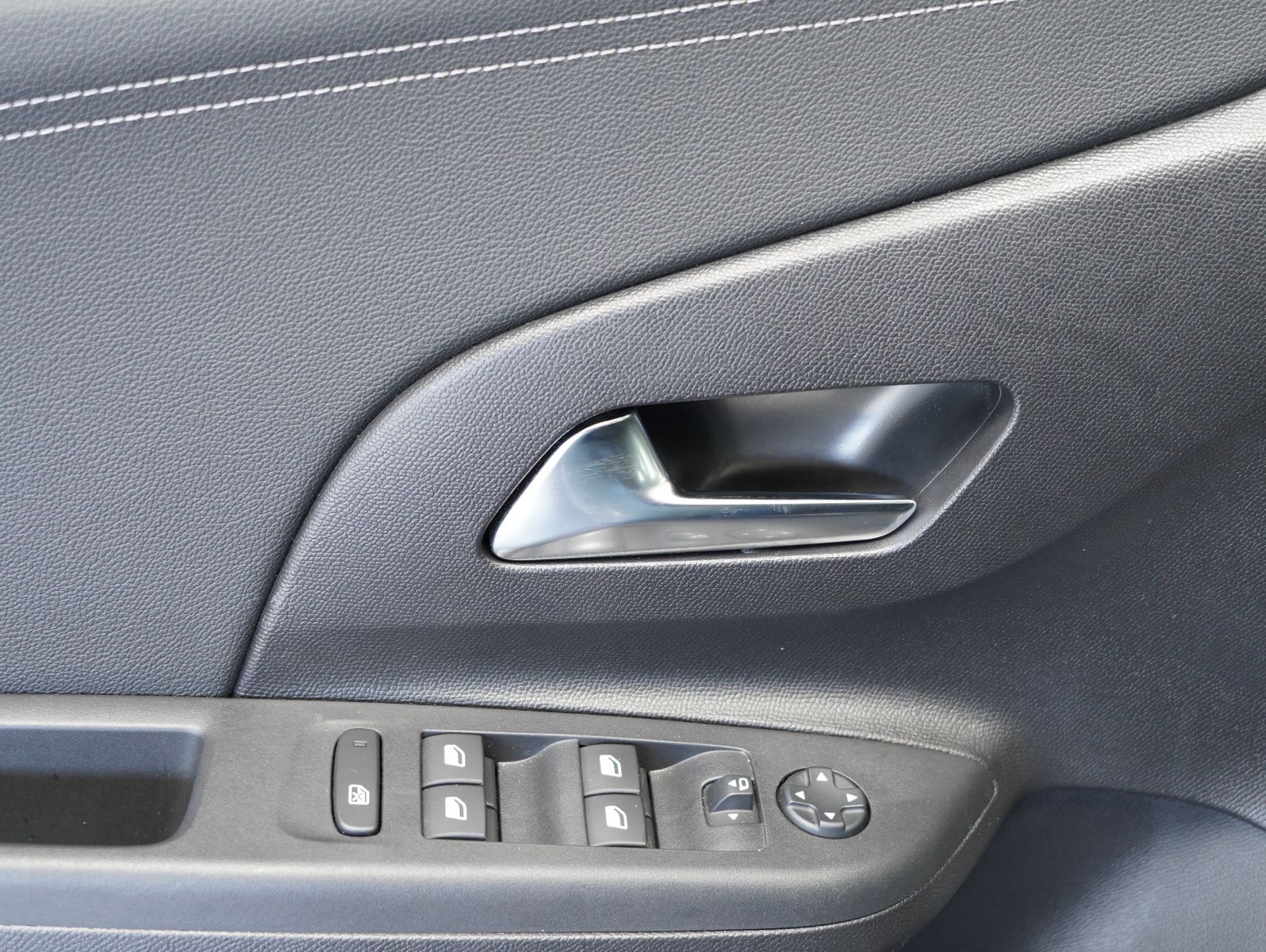 Fahrzeugabbildung Opel Corsa F 1.2 Turbo Elegance DAB/LED/PDC/SHZ