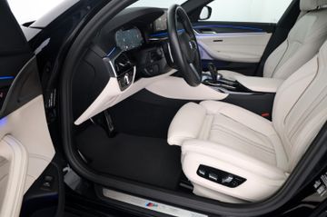 BMW 530i Touring M Sport Komfortsitz PANO ACC HUD