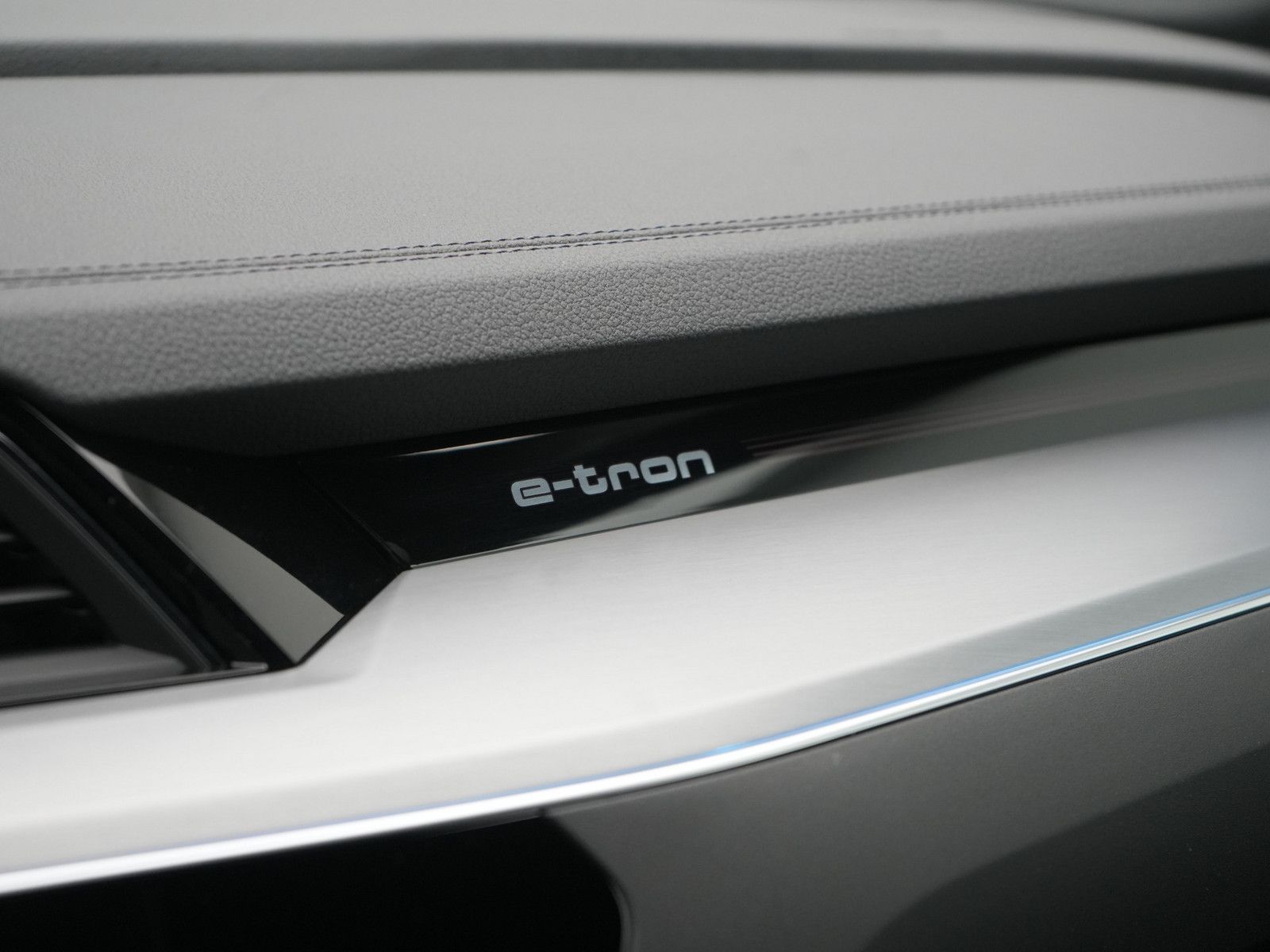 Audi Q8 e-tron - Bild 11
