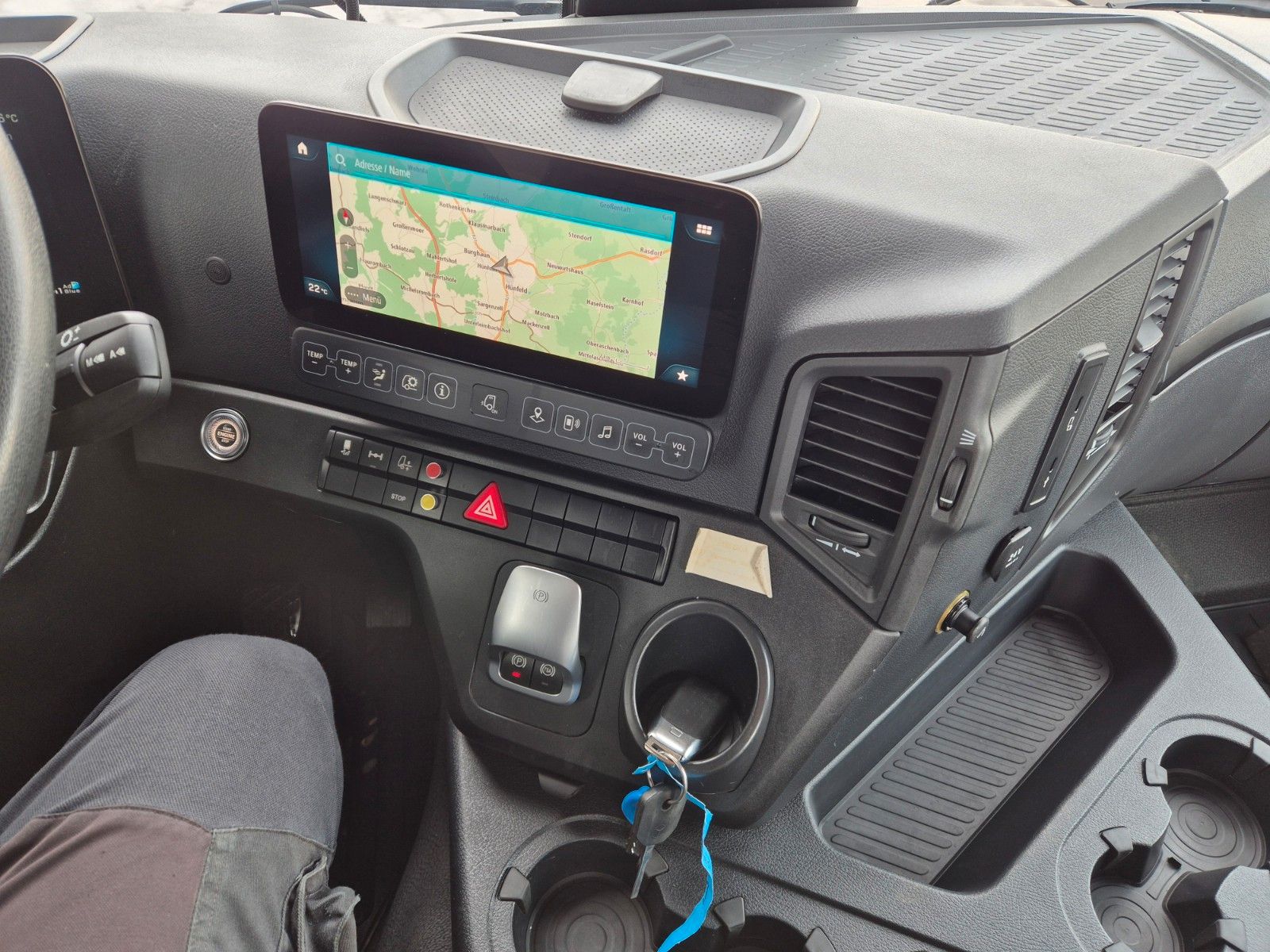 Fahrzeugabbildung Mercedes-Benz Actros 1832 L Glaswand Palfinger PK 14502 Funk