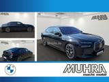 BMW M760e xDrive 21" Autobahnas Massage Pano Sky B&W