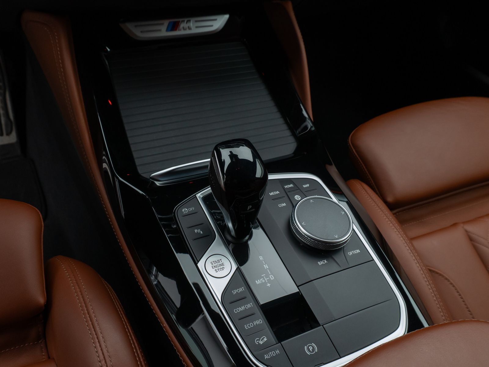 Fahrzeugabbildung BMW X4 M40i Kamera Laser HUD DAB H/K DisplK AHK 20"