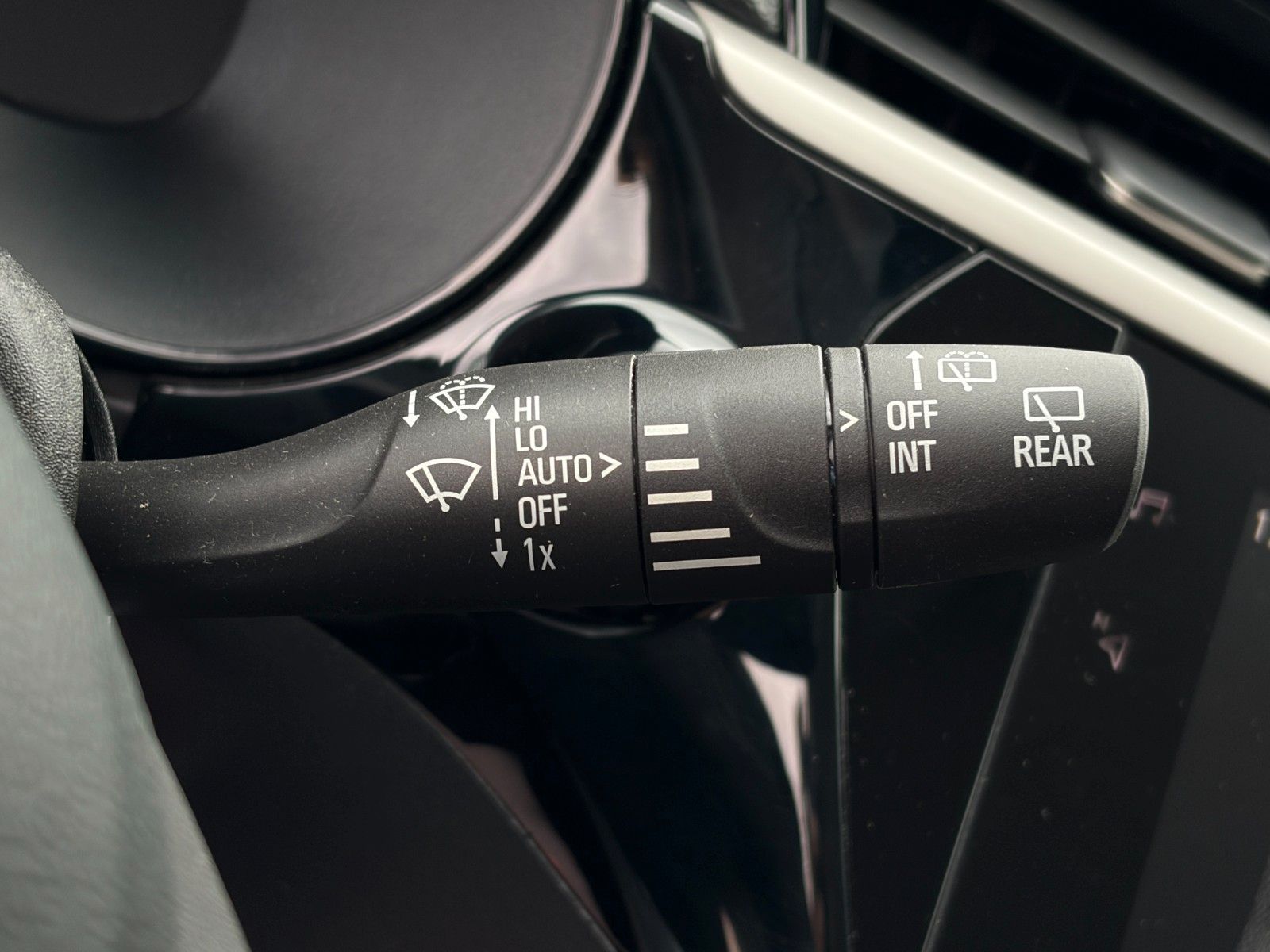 Fahrzeugabbildung Opel Corsa F e Edition 11KW Charger TEMP. PDC 50KWH
