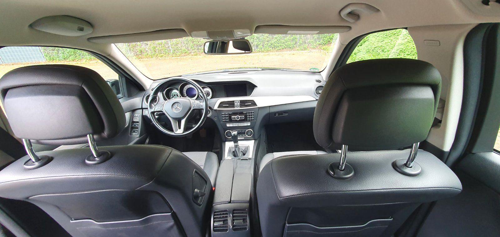 Mercedes-Benz C200 2012 — interior