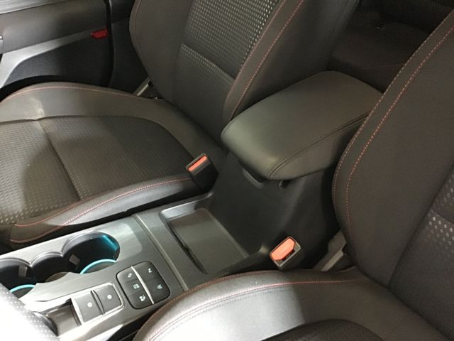 Fahrzeugabbildung Ford Focus ST-Line 1.5 Turnier Autom/Navi/Kamera/PDC