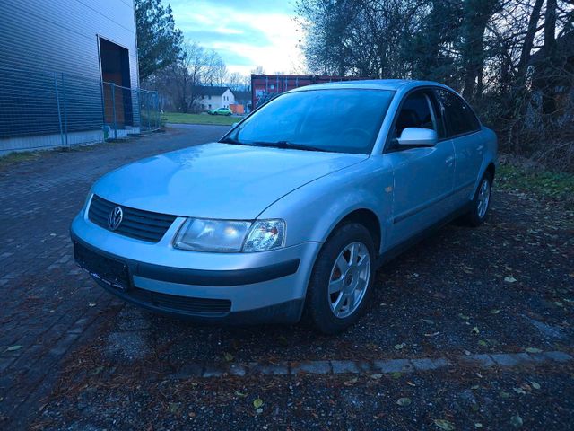 Volkswagen VW Passat Limo Winterauto 8fach 2.hd 160 t...