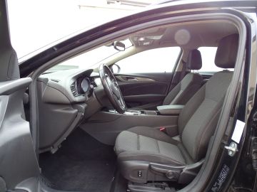 Opel Insignia - 11