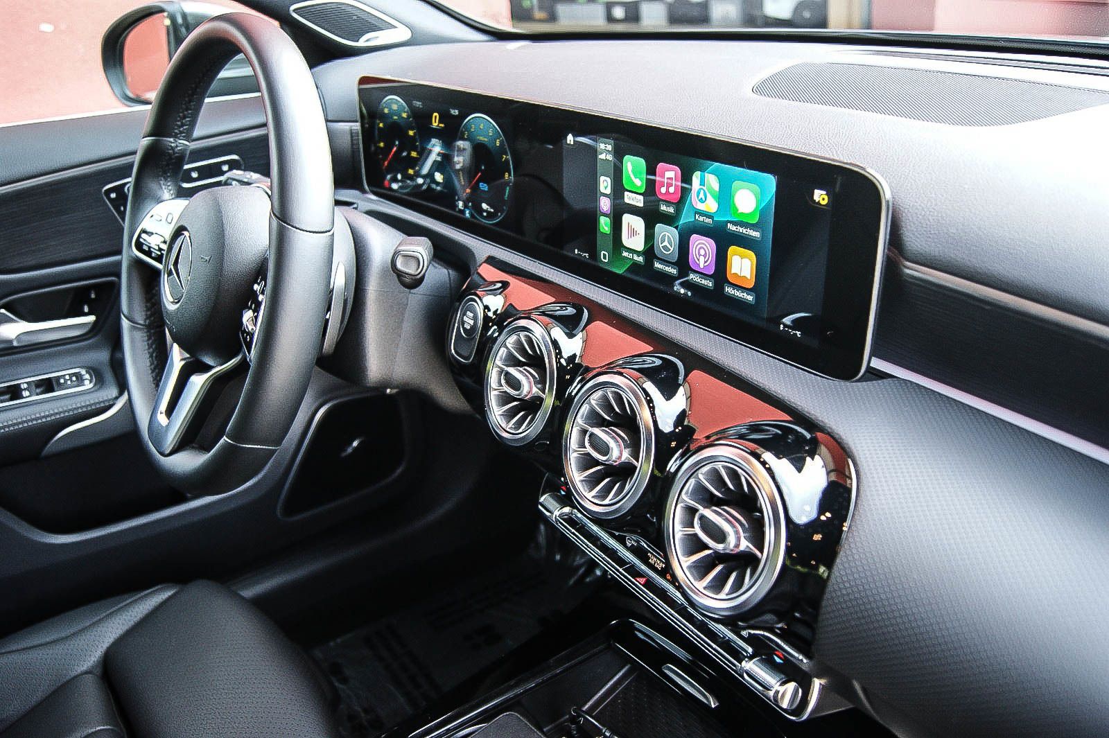 Fahrzeugabbildung Mercedes-Benz A 250e Lim Edition 19 BURMESTER GARAGENTORÖFFNER