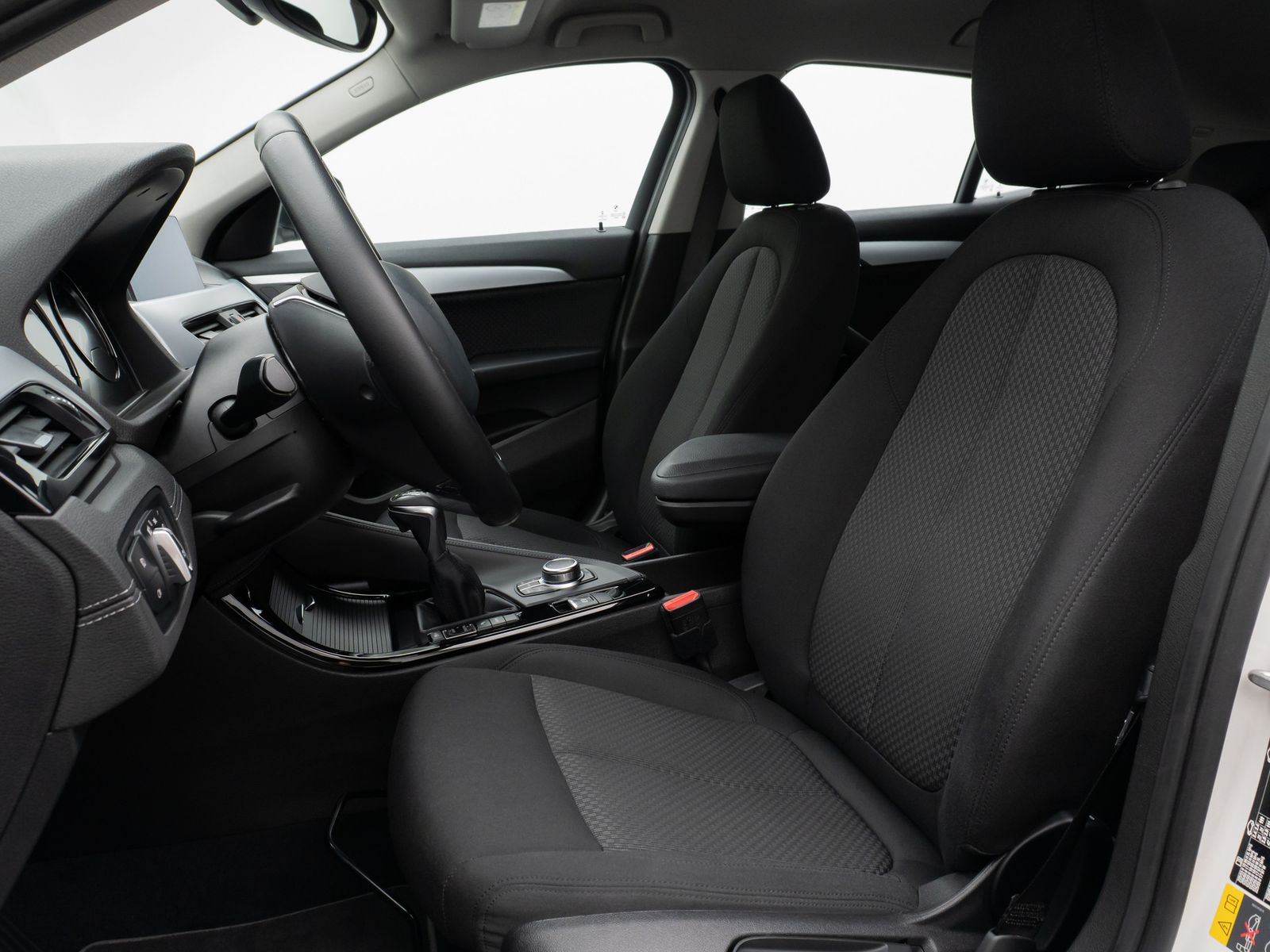 Fahrzeugabbildung BMW X2 xD25e DAB Navi Parkassist Geschwindigkeitsreg