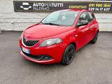Lancia Ypsilon 1.0 firefly hybrid Silver s&s 70c - Lancia Ypsilon Silver mit Hybrid-Antrieb (Benzin/Elektro)