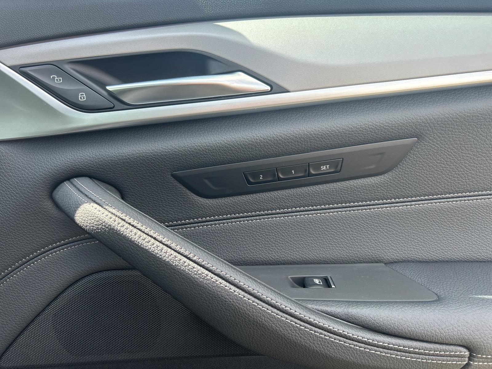 BMW 530e Tour LASER PANO Head-Up Komfortsitz Laserli