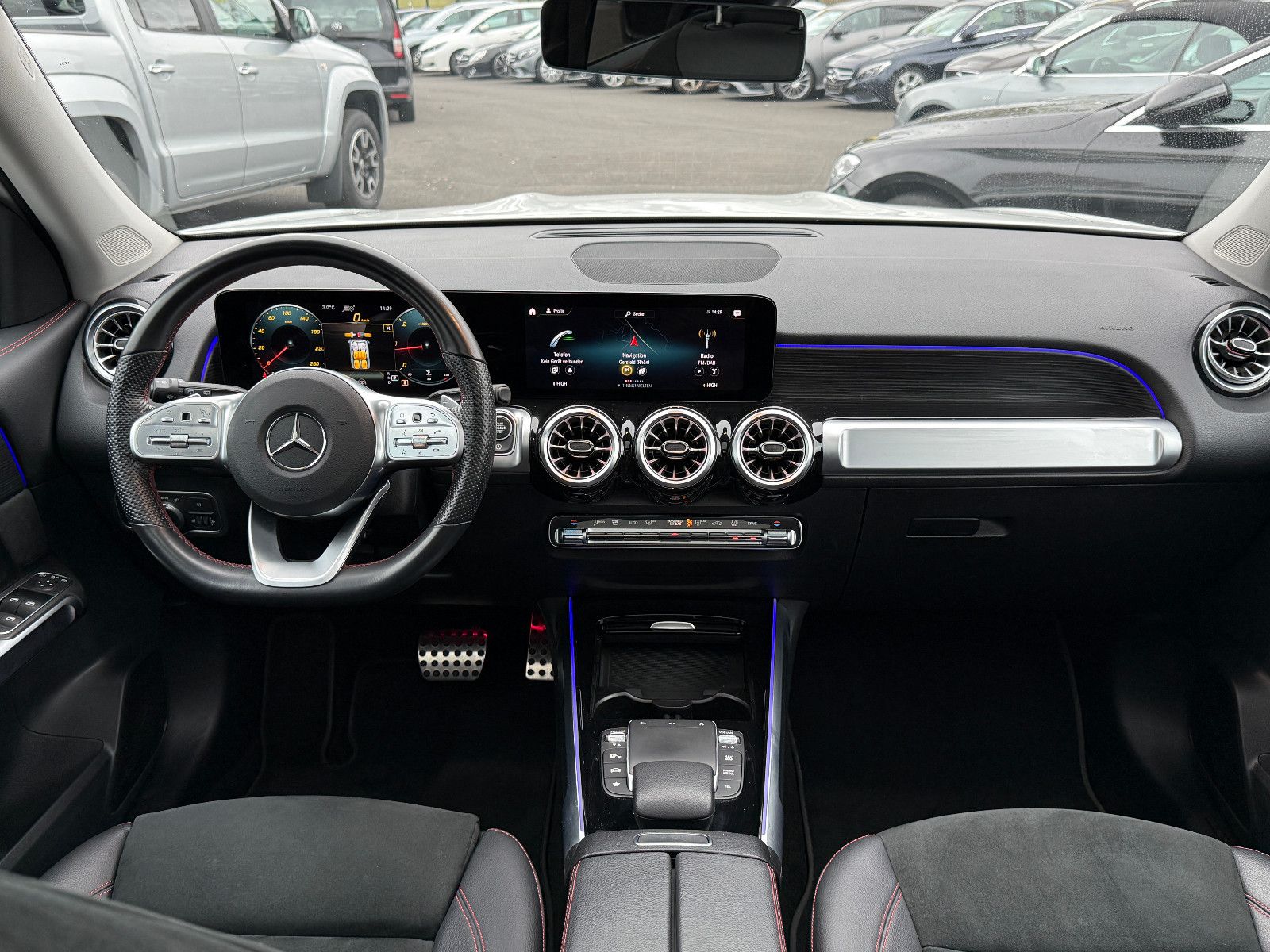 Fahrzeugabbildung Mercedes-Benz GLB 220d 4Matic AMG ACC AHK Kamera Ambiente Pano