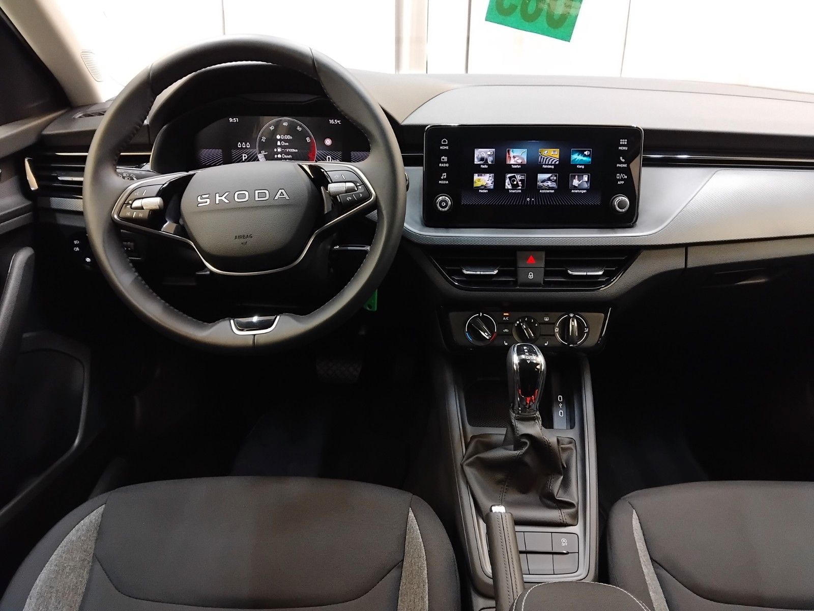 Skoda Scala (10/2025, Benzin)