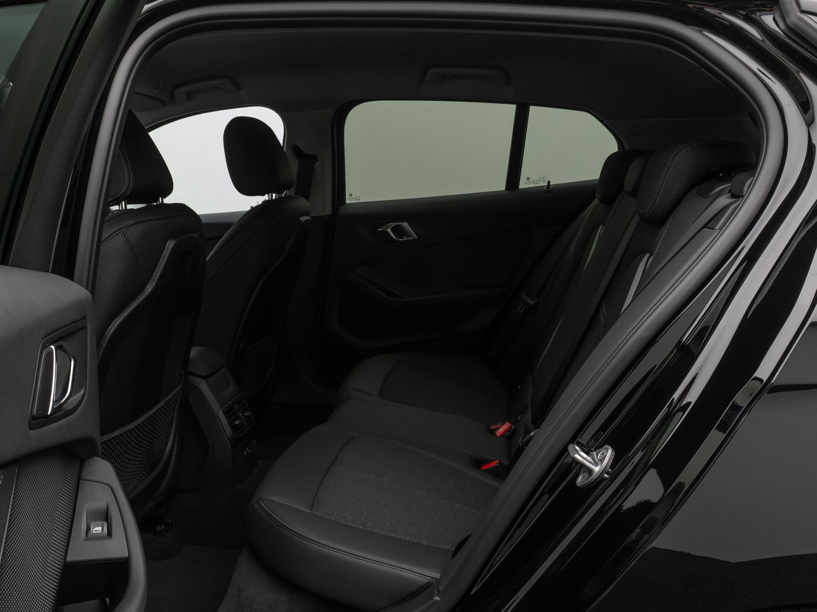 Fahrzeugabbildung BMW 118i DAB WLAN PDC Geschwindigkeitsreg Sport LED