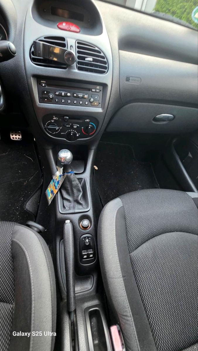Peugeot  2006 — photo 9