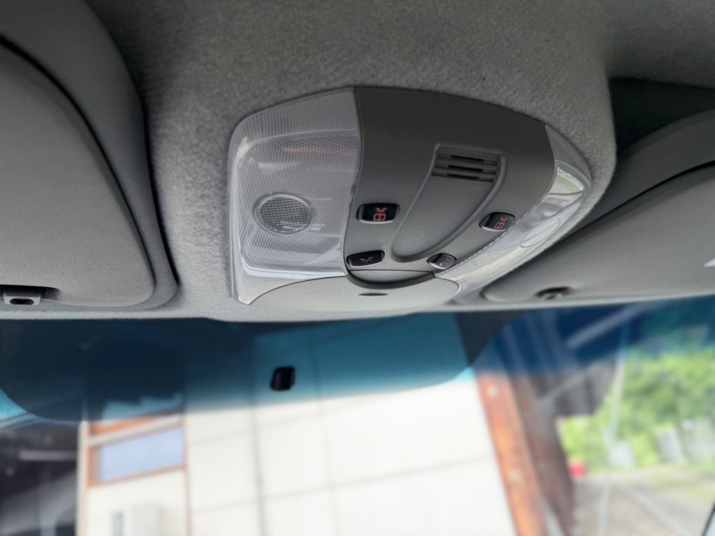 VW Crafter KOFFER 35 mittel/NAVI/ L2/KOFFER/KLIMA VW Crafter KOFFER 35 mittel/NAVI/ L2/KOFFER/KLIMA