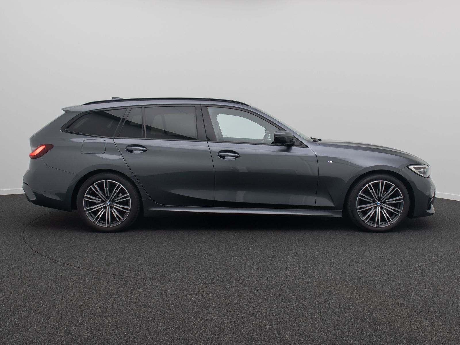 Fahrzeugabbildung BMW 318d M Sport Navi LED AHK DAB FernlichtAss