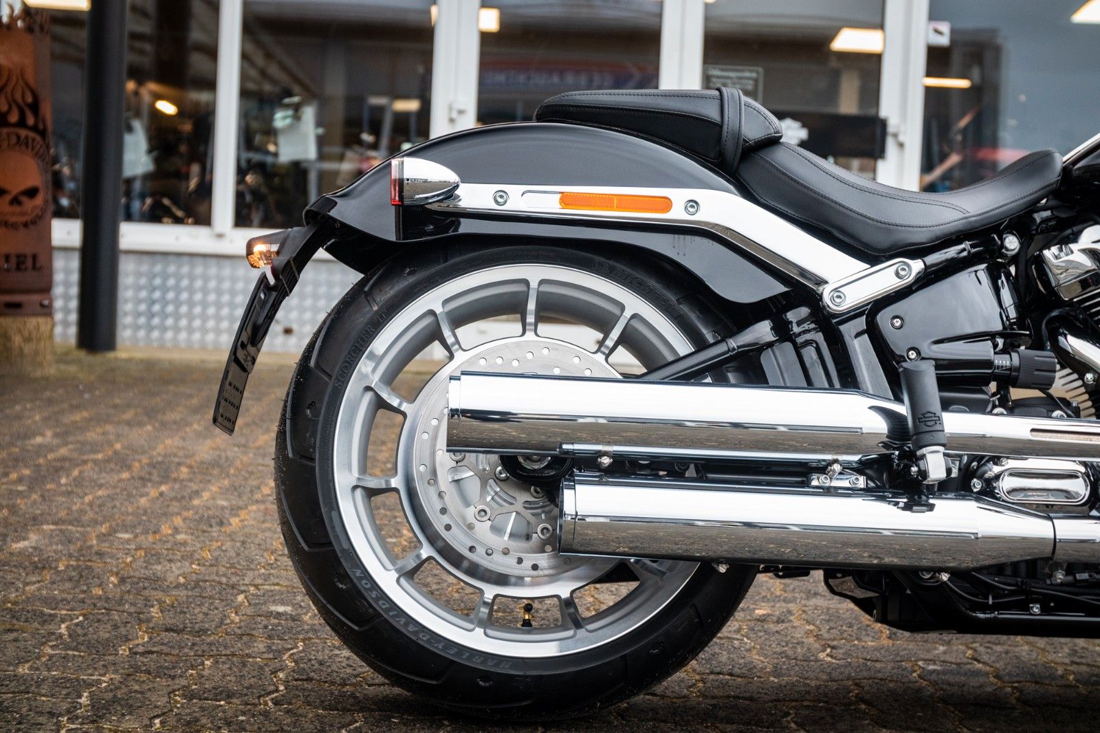 Fahrzeugabbildung Harley-Davidson FAT BOY FLFBS 114 ci - MY23 - verfügbar!