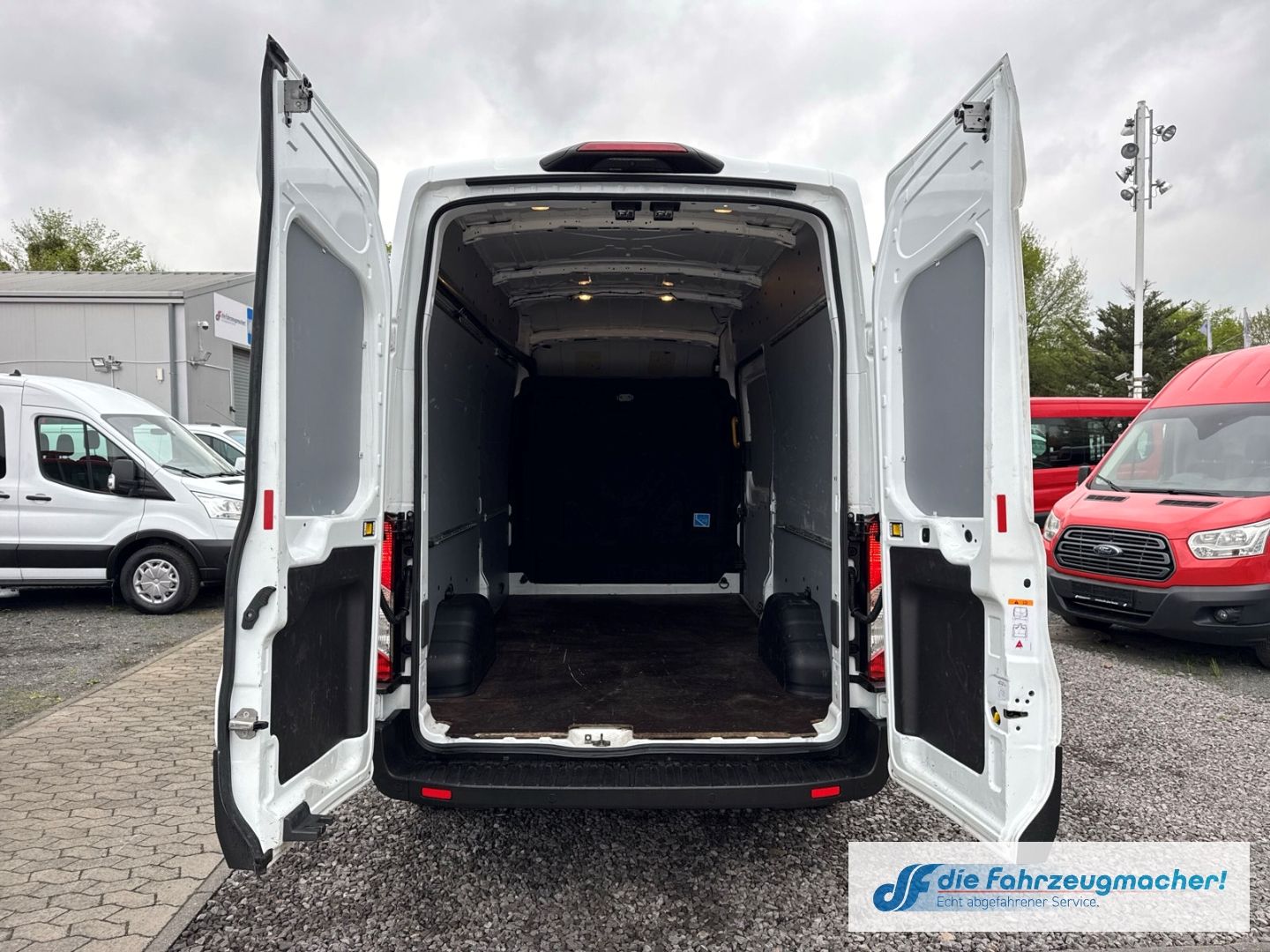 Fahrzeugabbildung Ford Transit Kasten 350 L3 Trend 2.0 TDCi DPF EU6d