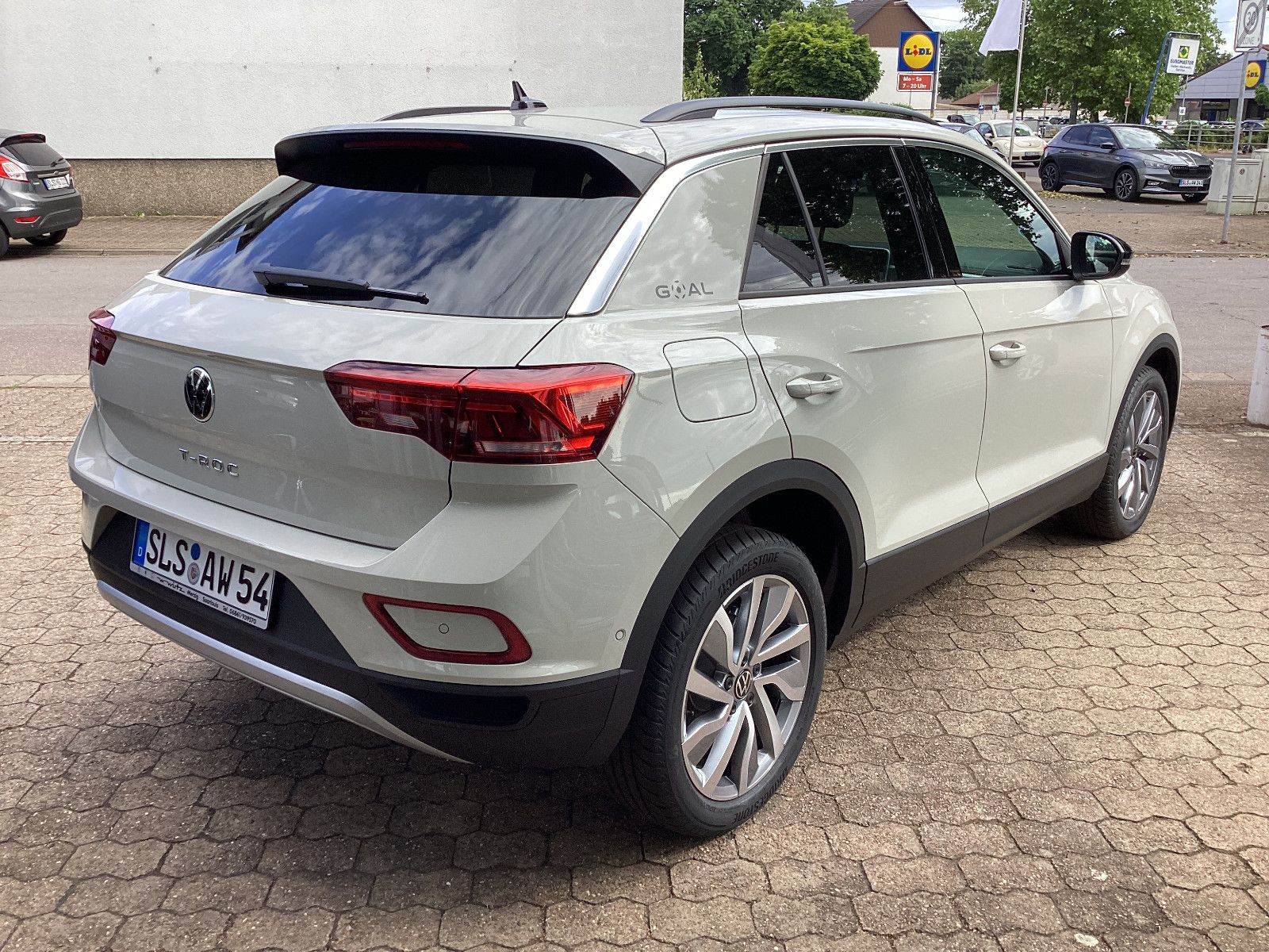 Fahrzeugabbildung Volkswagen T-Roc Goal 1.0 TSI LED  ACC