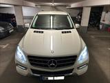 Mercedes-Benz Mercedes ML 350 BlueTec/4Matic/EINPARKASSISTENT - Mercedes-Benz ML 350 in Köln