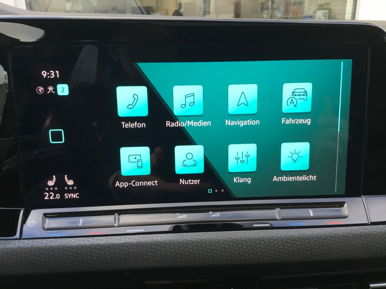 Fahrzeugabbildung Volkswagen Golf 2.0 TSI DSG GTI+Pano+18"+IQ Light