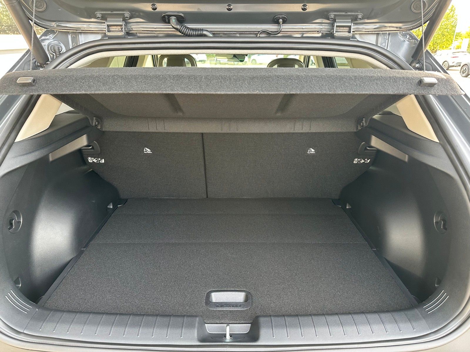 Fahrzeugabbildung Kia EV4 81 FWD EARTH UP TE WIC DWP SD