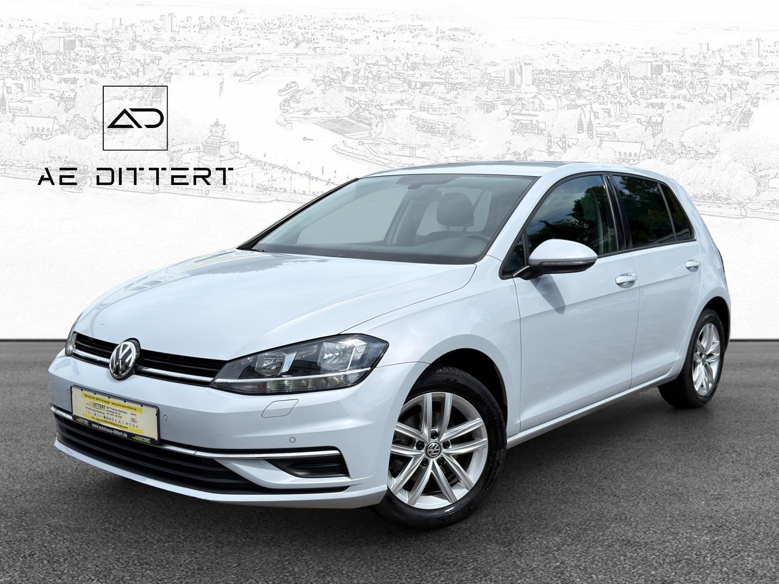 Volkswagen Golf VII Comfortline +NAVI+CARPLAY+SHZ+