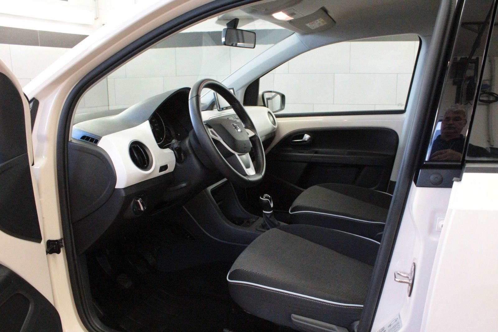 Fahrzeugabbildung SEAT Mii 1.0 Chic   5 türig  *Sitzheizung