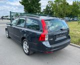 Volvo V50 Kombi 2.0 D Momentum - Volvo V50 mit Diesel-Antrieb: Kombi, Momentum