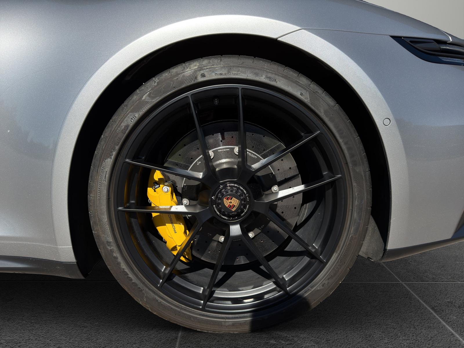 Porsche 992 (911) Targa 4 GTS | Neupreis 238.551.- EUR |
