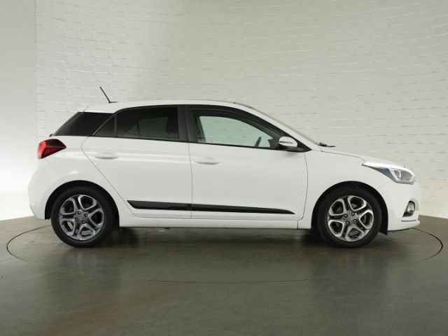 i20 STYLE+NAVI+RÜCKFAHRKAMERA+SCHIEBEDACH+SITZ-/