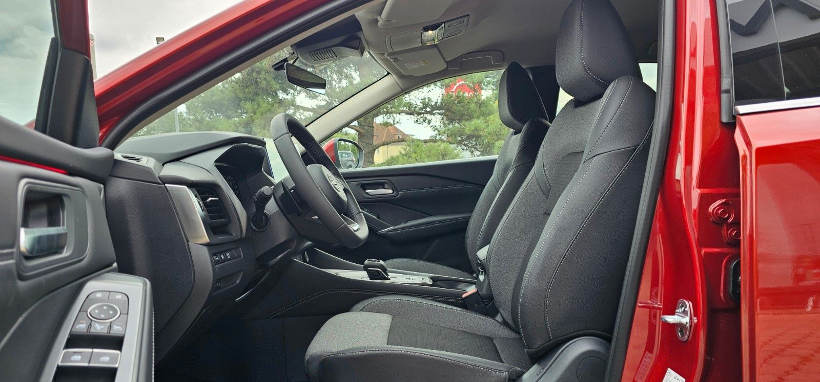 Fahrzeugabbildung Nissan Qashqai 1.3 DIG-T MHEV Xtronic N-Connecta MY2024