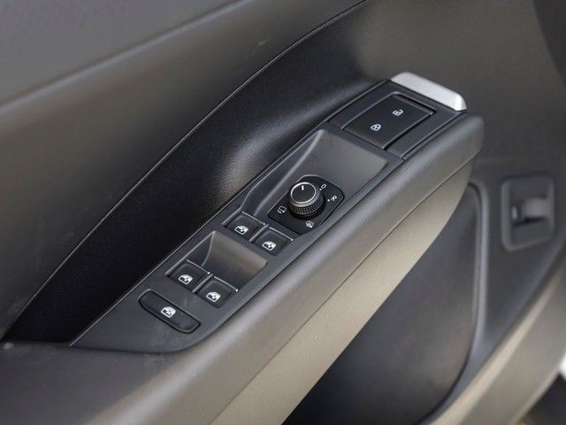 Volkswagen T-Roc - Bild 12
