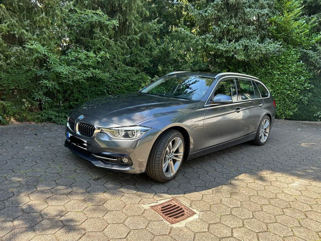 Image of BMW 330