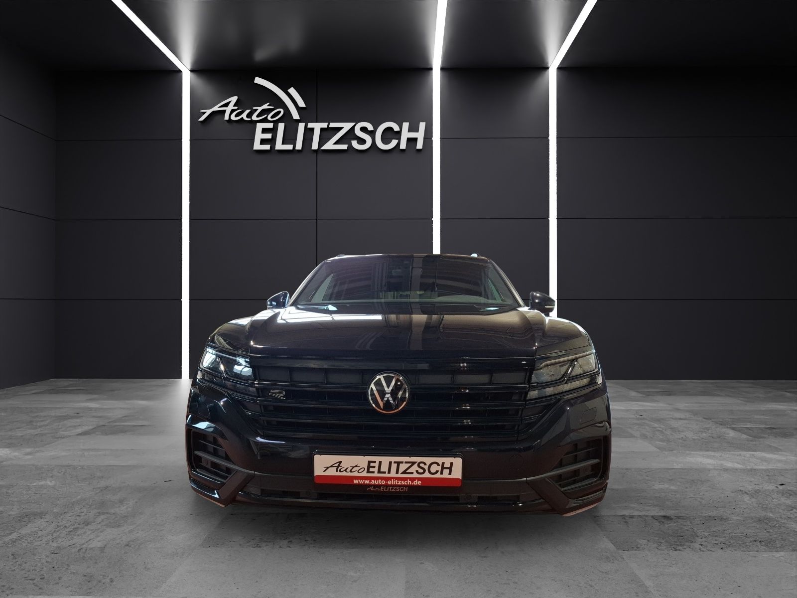 Fahrzeugabbildung Volkswagen Touareg TDI R-Line 4M Standhzg. Matrix AHK Navi