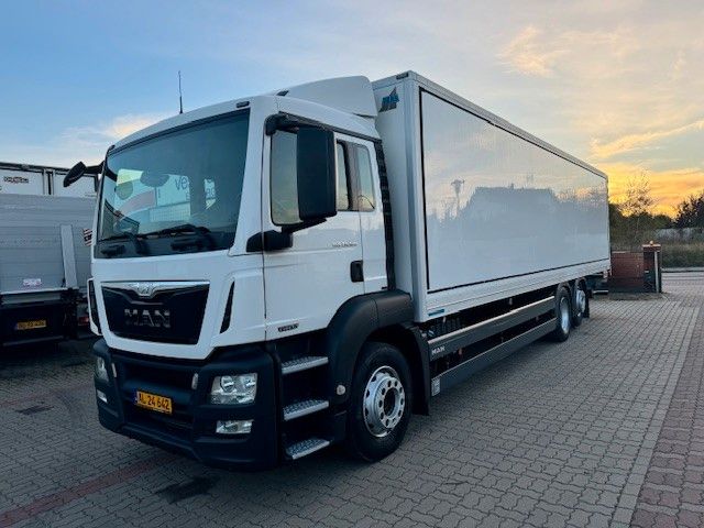 MAN Tgs 26.420 6x2 Koffer 24paletten