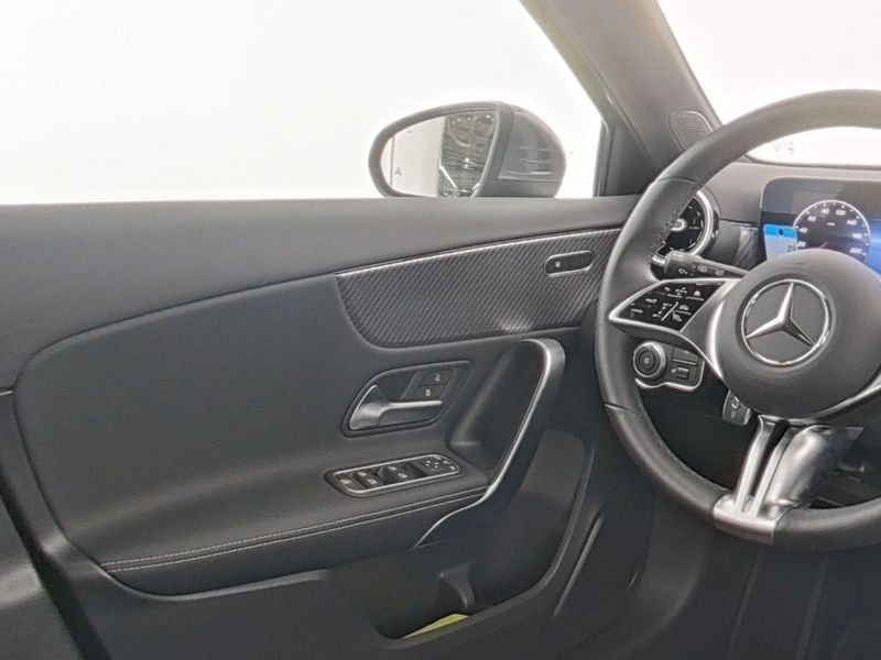 Fahrzeugabbildung Mercedes-Benz A 200 PROGRESSIVE*FAP*STANDHEIZUNG*DISTRONIC