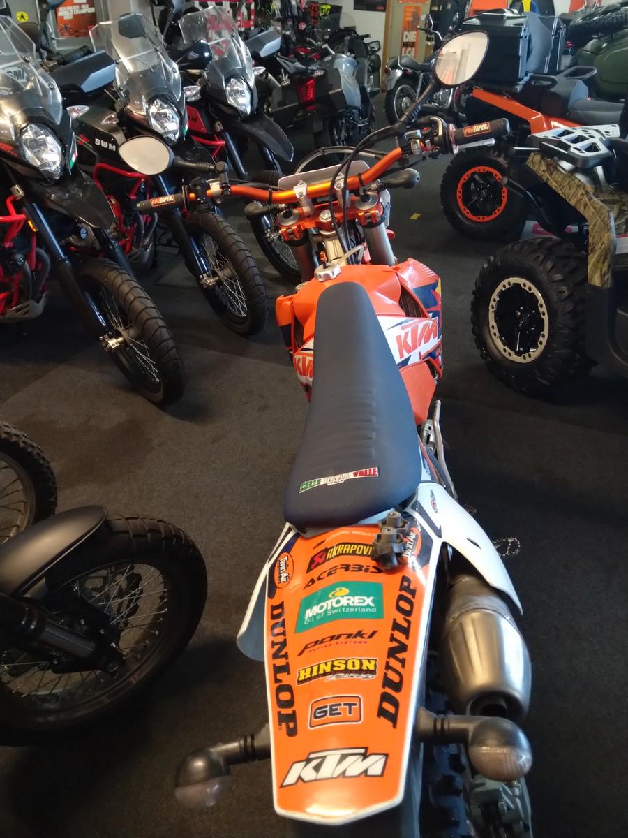 KTM EXC 2004 — rear view