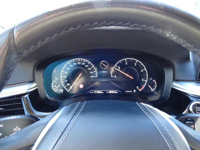 Fahrzeugabbildung BMW 520d xDrive/2.Hd/HUD/Leder/Virtual/Kam/Navi/