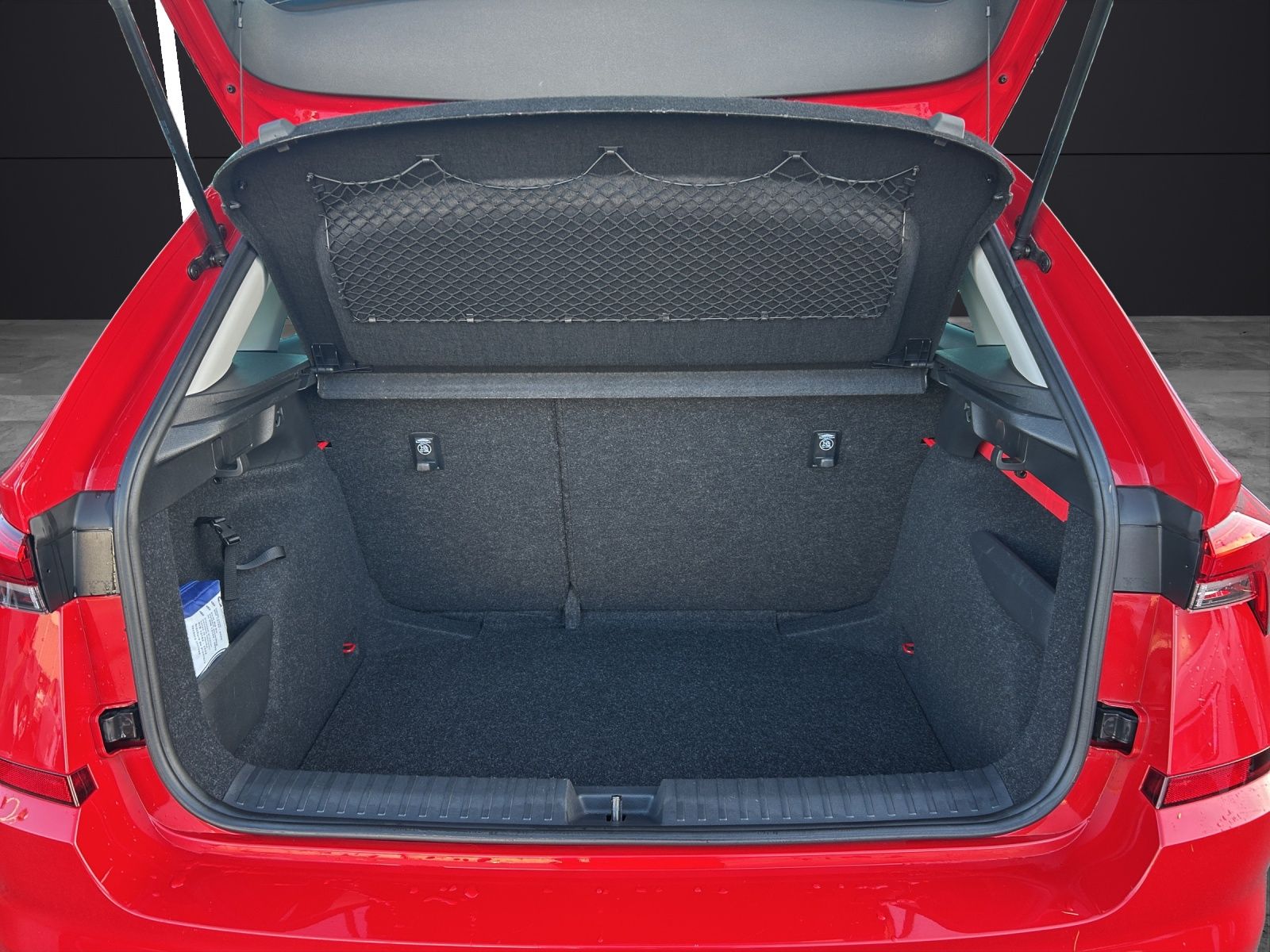 Fahrzeugabbildung SKODA Kamiq TSI Drive-125 LED Climatronic GRA PDC SH L