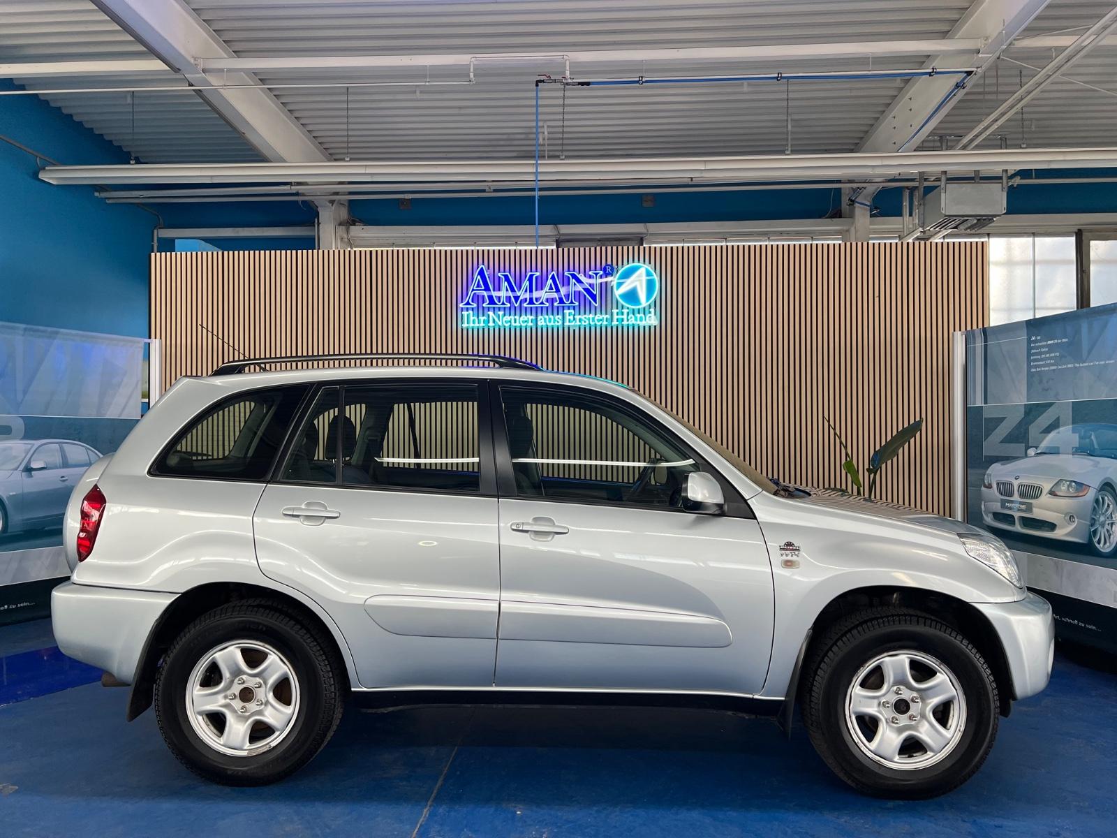 Toyota RAV4 1.8 VVT-i 125 ch Essence • Clim • Attelage • Barres de toit