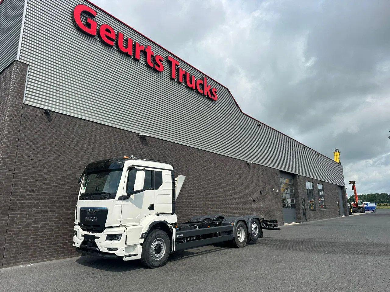 MAN TGS 26.520 6X2H-4 BL CH HYDRO DRIVE CHASSIS CABI