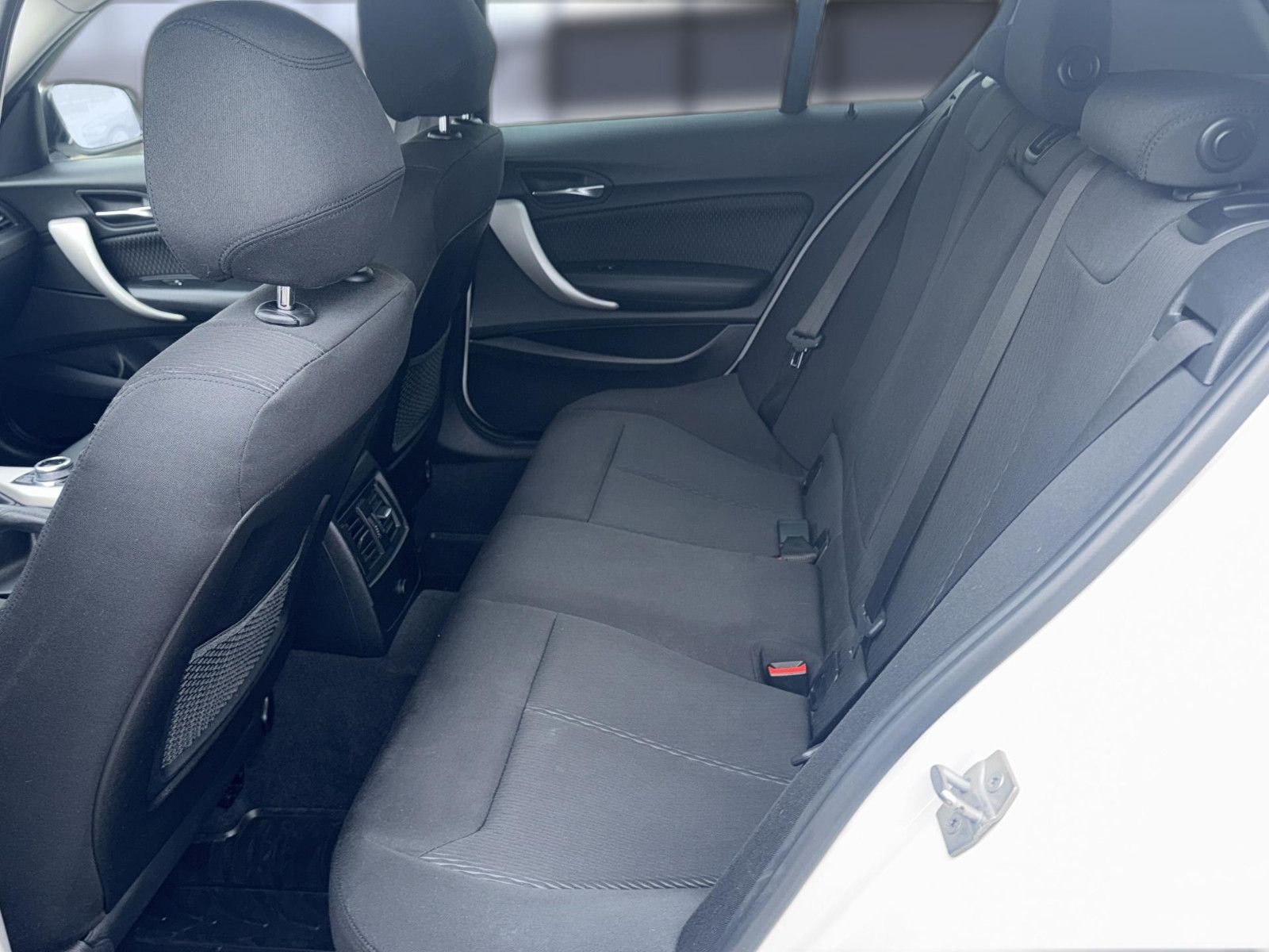 Fahrzeugabbildung BMW 116  Limousine 5-trg.  Advantage/ unfallfrei