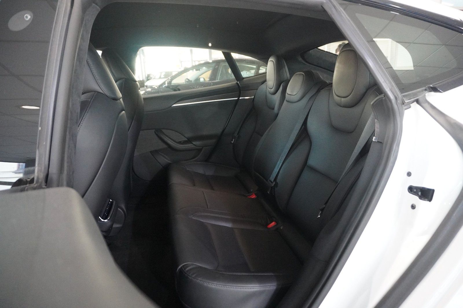 Fahrzeugabbildung Tesla Model S DUAL-MOTOR LONGRANGE NAVI/AMD/YOKE/LEDER