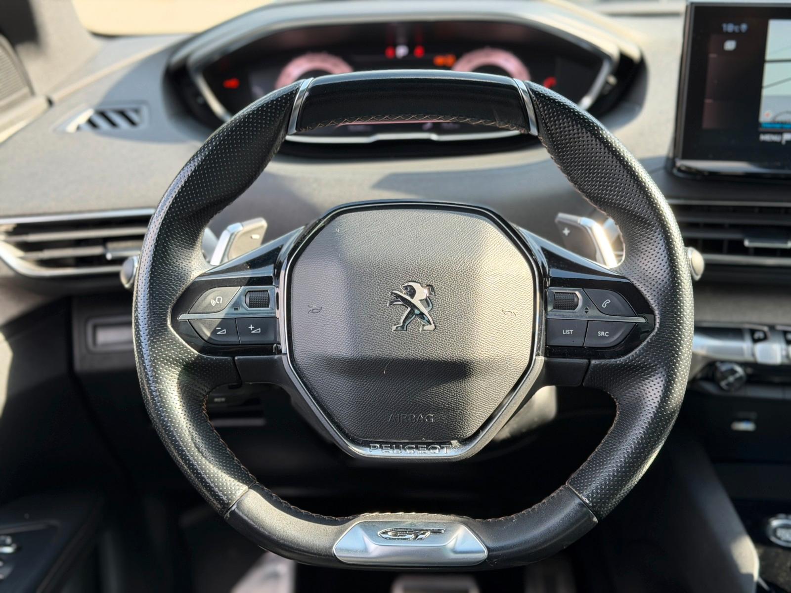 Peugeot 3008 GT Garantie*Pano*1.Hand*180°Keyless*Navi*